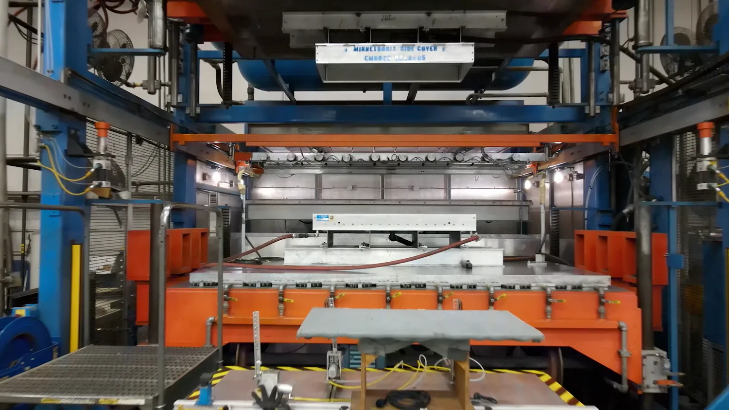 Pressure and vacuum thermoforming by Ray Products
