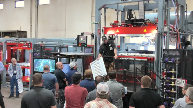 Heavy Gauge Thermoforming: MAAC Demonstrates Forming and Twin-Sheet Processes